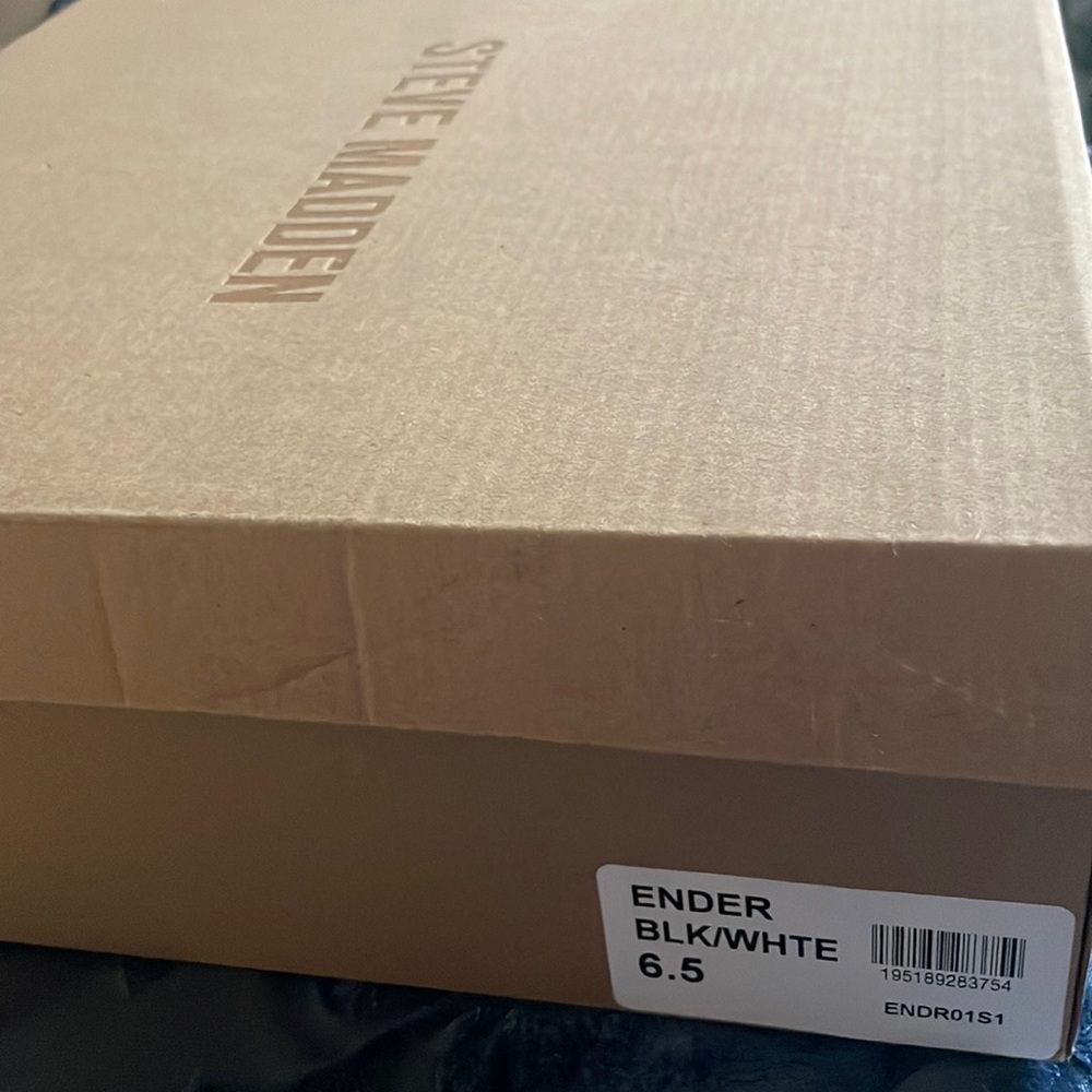 ENDER STEVE MADDEN BOOTIES